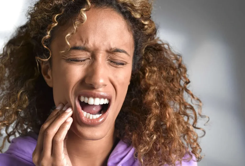 When to See a Dentist for Persistent Tooth Pain and Sensitivity Waterlooville